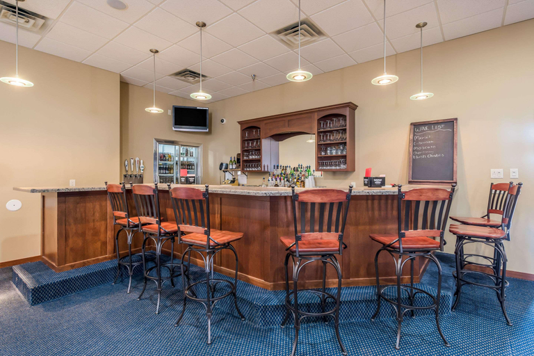 Food & Drinks 5, Econo Lodge Rice Lake, Barron