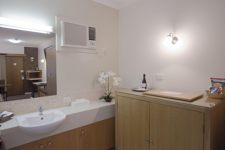 Bathroom 3, Horsham Country City Motor Inn, Horsham - Central