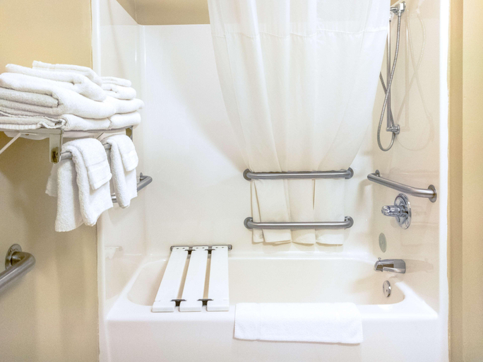 Bathroom 4, Country Inn Suites By Radisson Marion Oh, Marion
