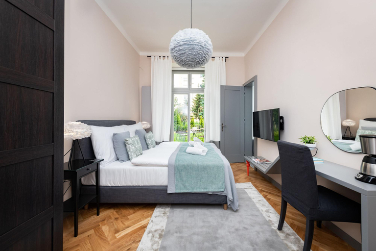 Bedroom 3, Empirent Garden Suites, Praha 2