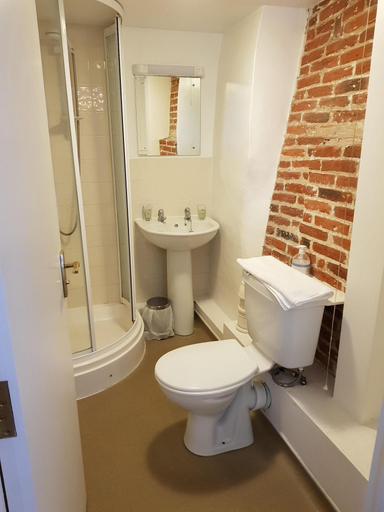 Bathroom 3, The Black Boy Public House, Suffolk