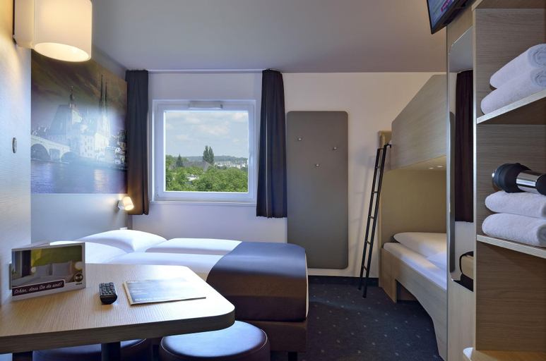 Bedroom 4, B&B HOTEL Regensburg-City, Regensburg