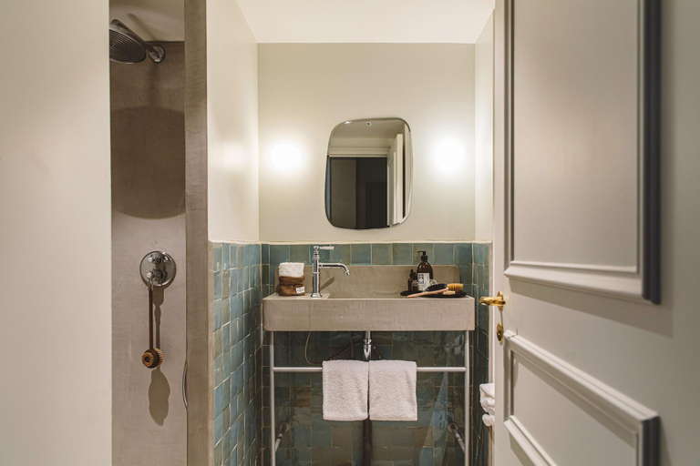 Bathroom 4, Hoy Paris, Paris