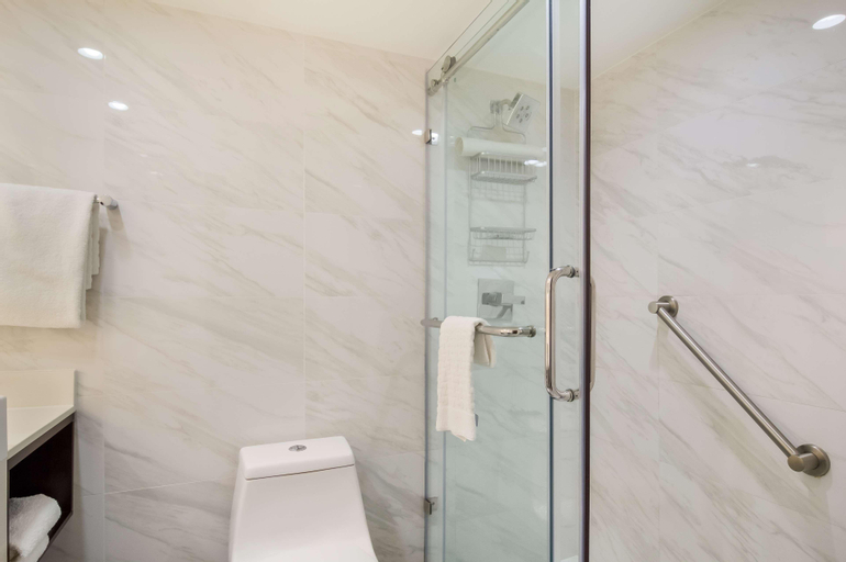 Bathroom 4