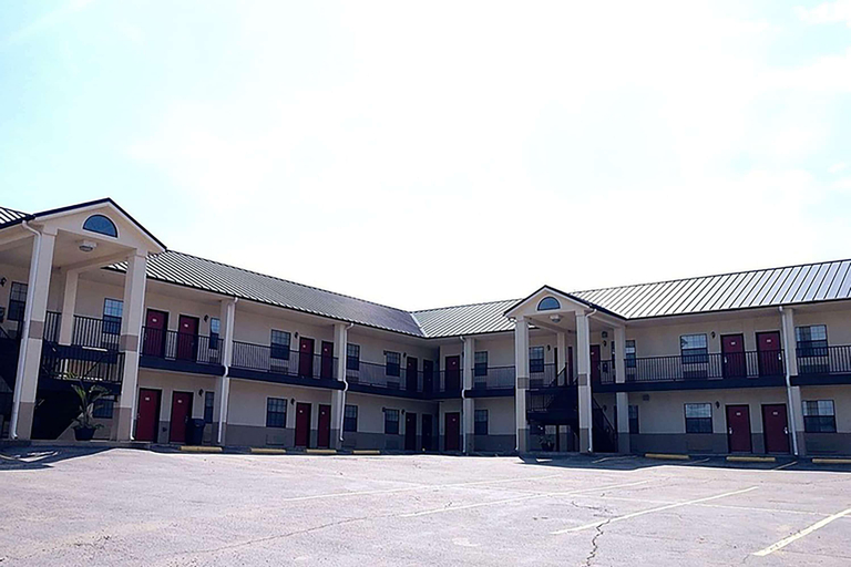 Exterior & Views 3, Super 8 By Wyndham Kiowa, Pittsburg