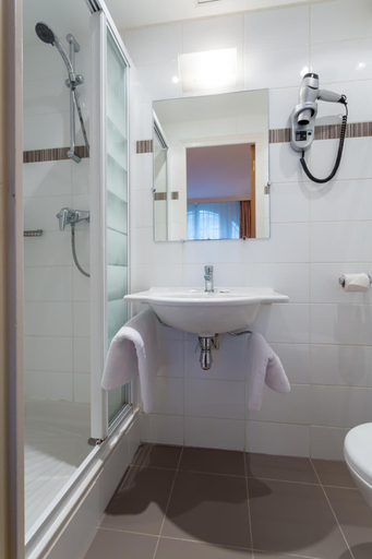 Bathroom 4, Hôtel Le Home, Val-de-Marne