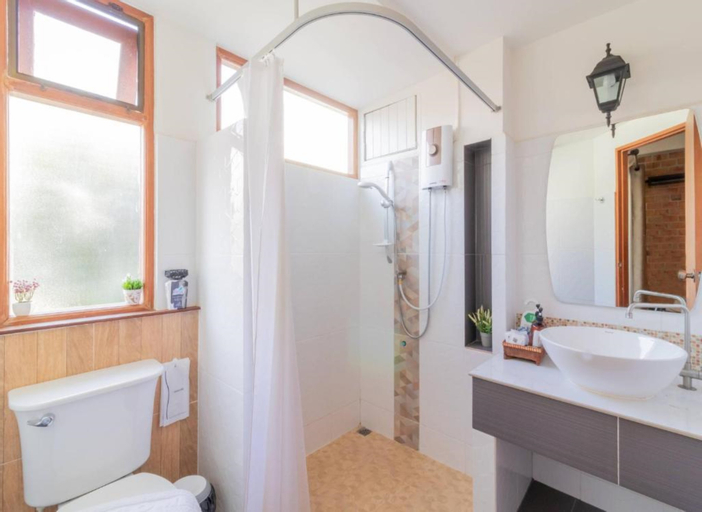 Bathroom 29