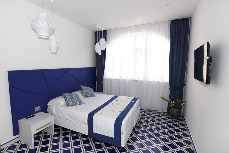 Bedroom 4, Palazzo San Giovanni, Salerno