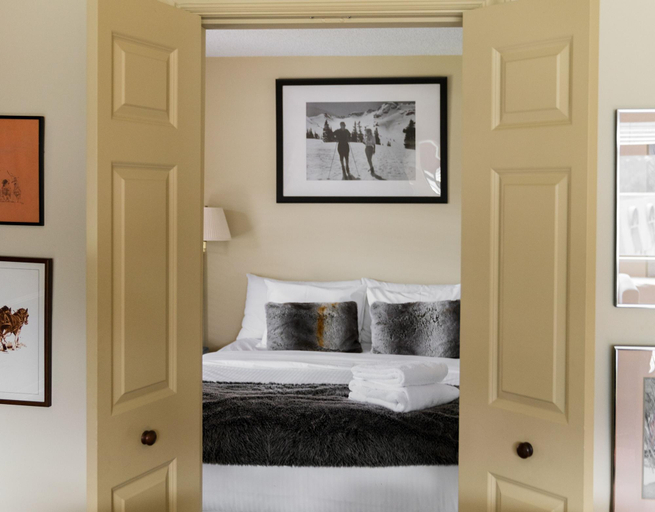 Bedroom 2, Carleton Lodge, Squamish-Lillooet
