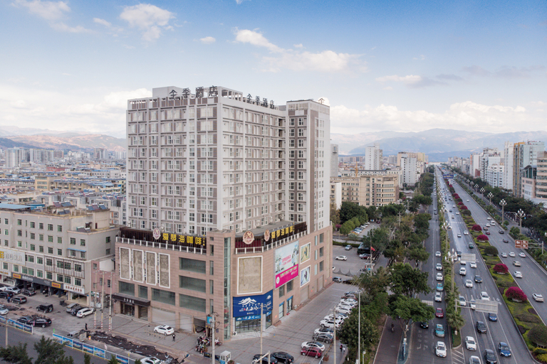 Exterior & Views