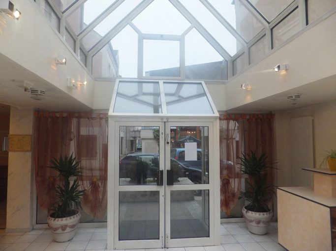 Exterior & Views 2, Hôtel Le Village, Essonne