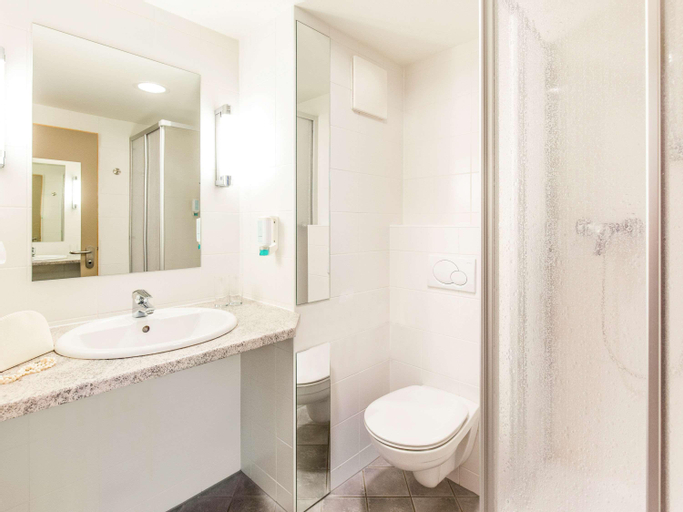 Bathroom 19