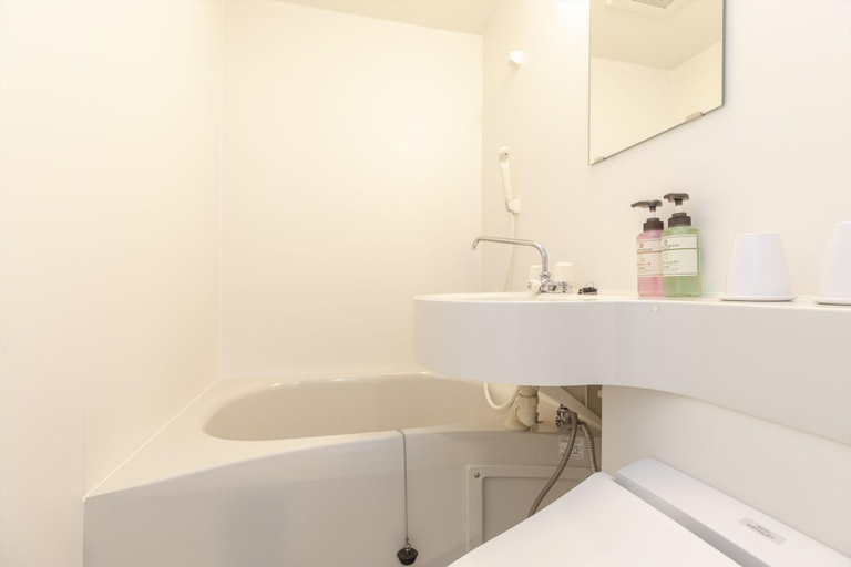 Bathroom 4, Unihotel MidosujiHommachi, Osaka
