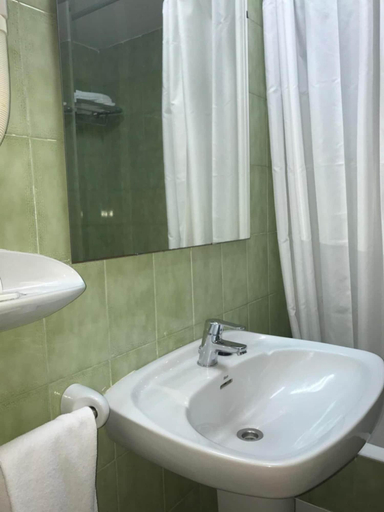 Bathroom 4, Hotel Azahar, Valencia