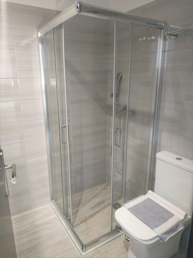 Bathroom 4, Evita Asty, Attica