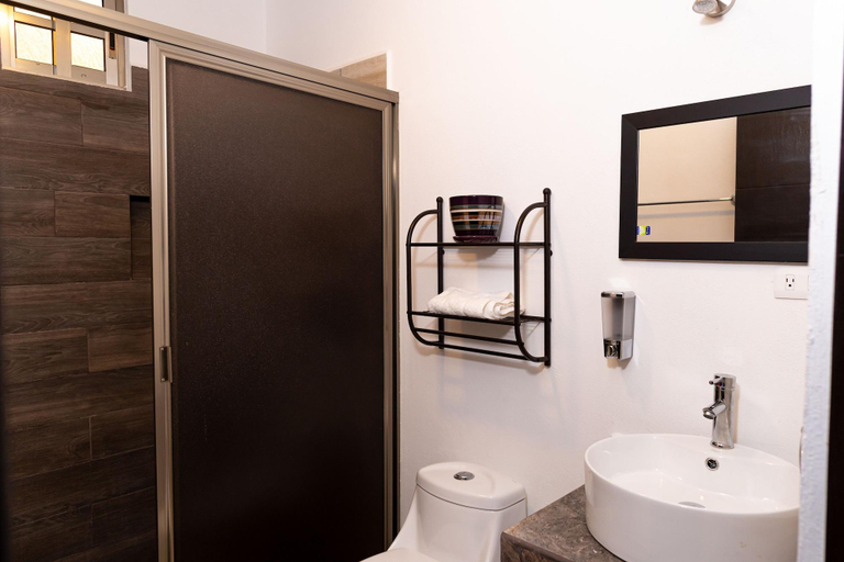 Bathroom 4, Santa Fe Studios and Suites by the Spot, Benito Juárez