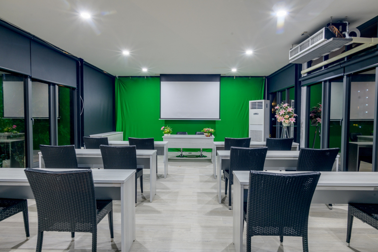 Food & Drinks 3, UR The Private Hua Hin, Hua Hin