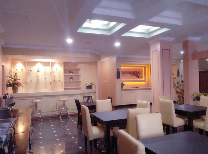 Food & Drinks 5, Hotel Humboldtbay, Jayapura