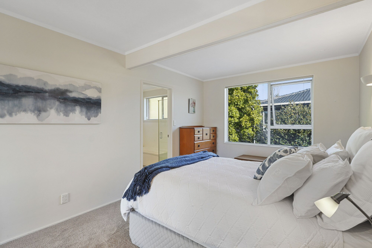 Bedroom 4, Bright & Sunny Meadowbank - Gardens, Waitakere