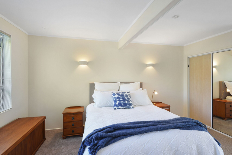 Bedroom 5, Bright & Sunny Meadowbank - Gardens, Waitakere