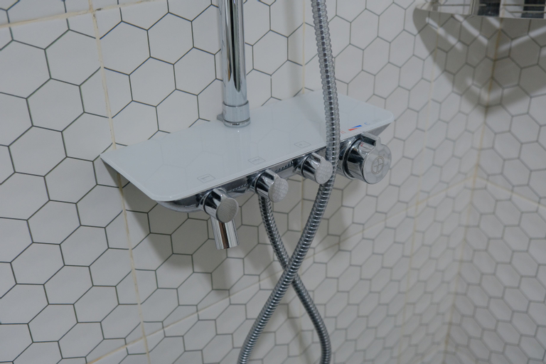 Bathroom 25