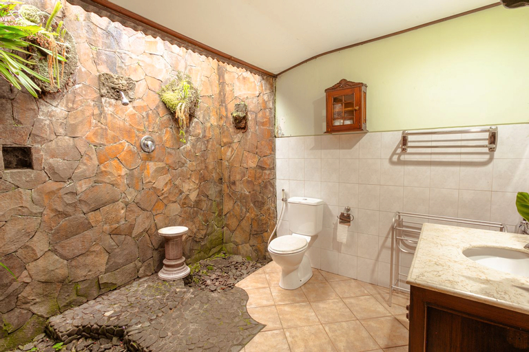 Bathroom 8