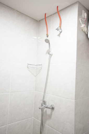 Bathroom, Apatel Parkland Avenue 29-05, Tangerang Selatan