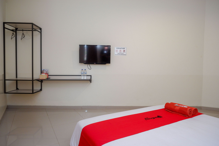 bedroom 13