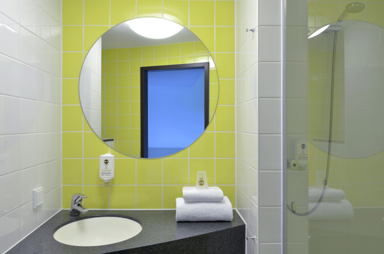Bathroom 5, B&B Hotel Oberhausen am Centro, Oberhausen