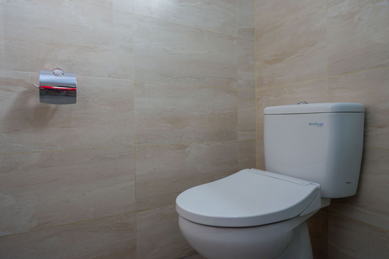 Bathroom 4, The Lavana Greenkhaza Villa Jogja, Bantul