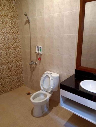 Bathroom 3, Royal Hotel & Villa Banyuwangi, Banyuwangi