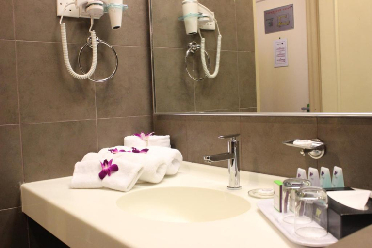 Bathroom 5, Hotel Maluri, Kuala Lumpur