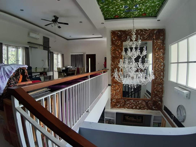 Villa Casaillona, Sleman