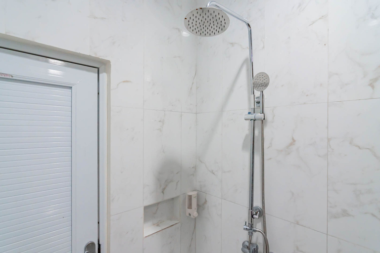 Bathroom 4