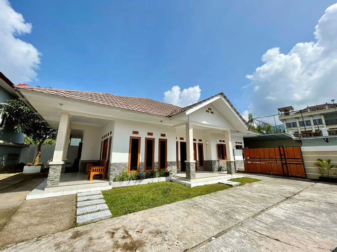 Villa Bumi Ibu by The Raffa's Villa, Bogor