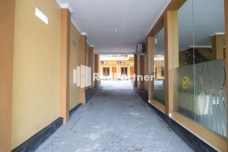 Public Area 3, Wisma Handayani Syariah Mitra RedDoorz near RSUD Wonosari, Gunung Kidul