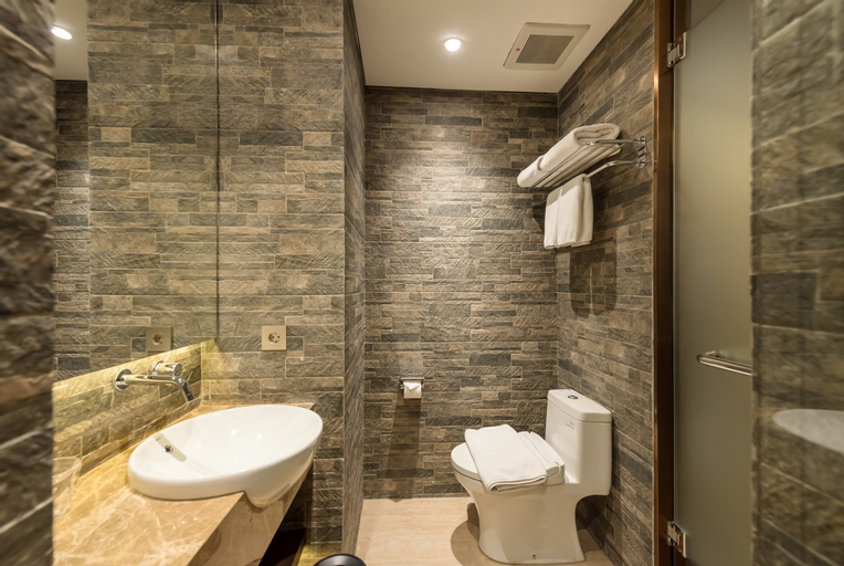 Bathroom 8