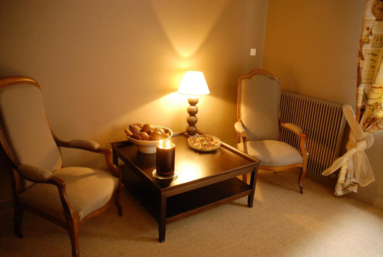 Bedroom 2, Logis Hotel de France Ornans, Doubs