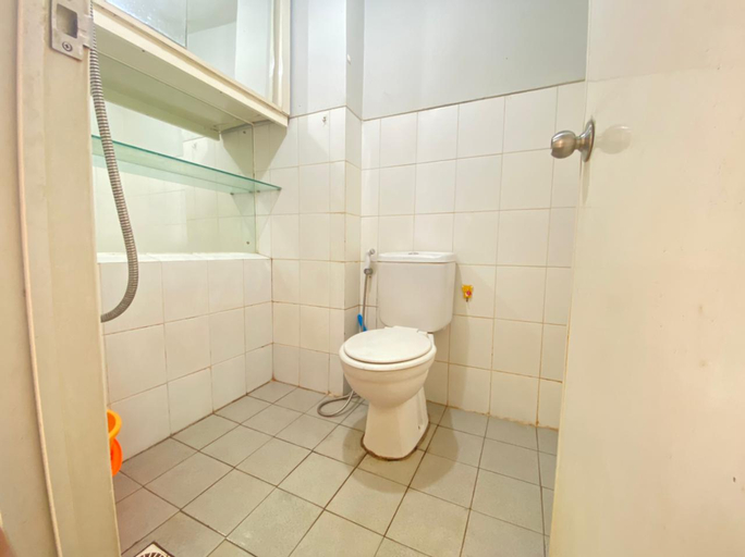 Bathroom 5, Cozy Apartement Kalibata city by Dee property, South Jakarta