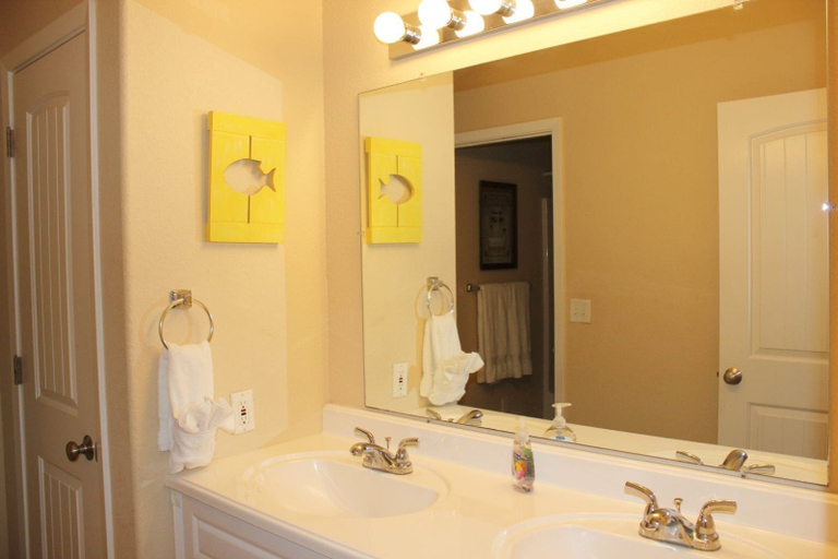Bathroom 4, Cormorant Crossing, Aransas