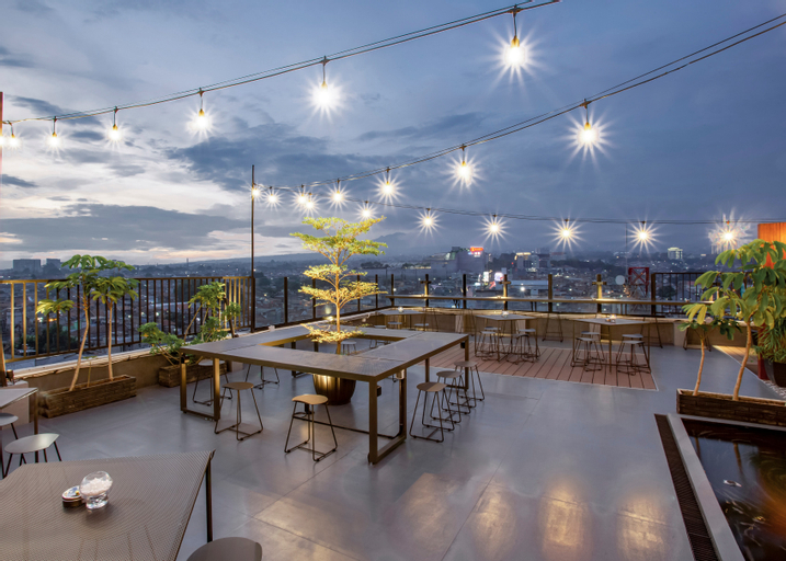 Exterior & Views 20