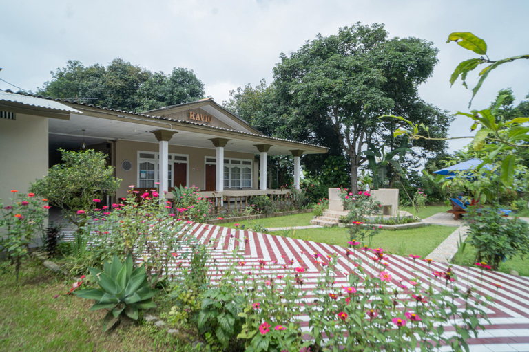 Exterior & Views 2, RedDoorz near Taman Safari 2, Bogor