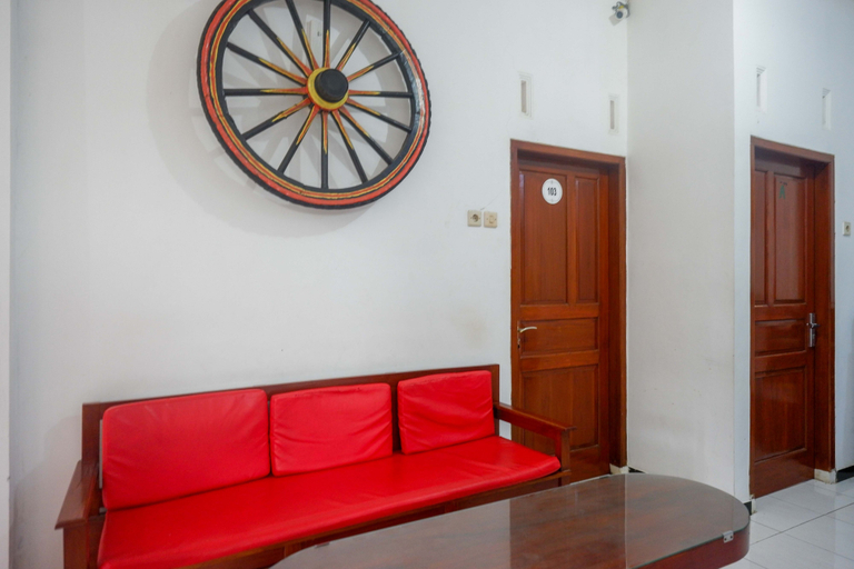 Public Area 3, RedDoorz near Alun Alun Wonosobo 2, Wonosobo