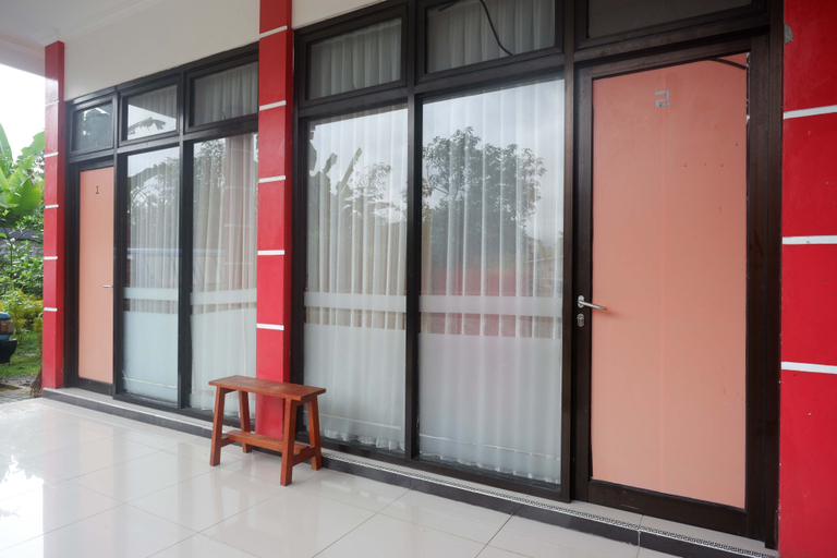 Others 5, RedDoorz near Alun Alun Wonosobo 2, Wonosobo
