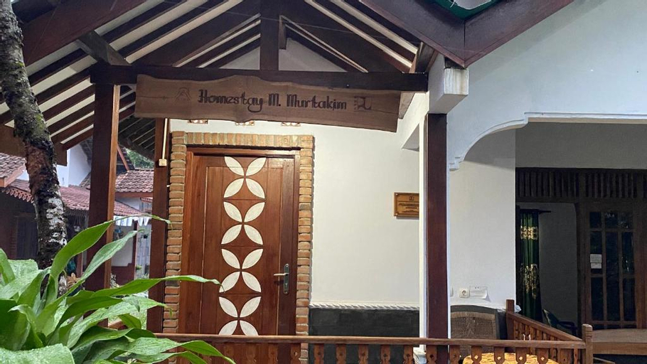 Exterior & Views 2, Homestay Candi Pawon Murtakim Syariah, Magelang