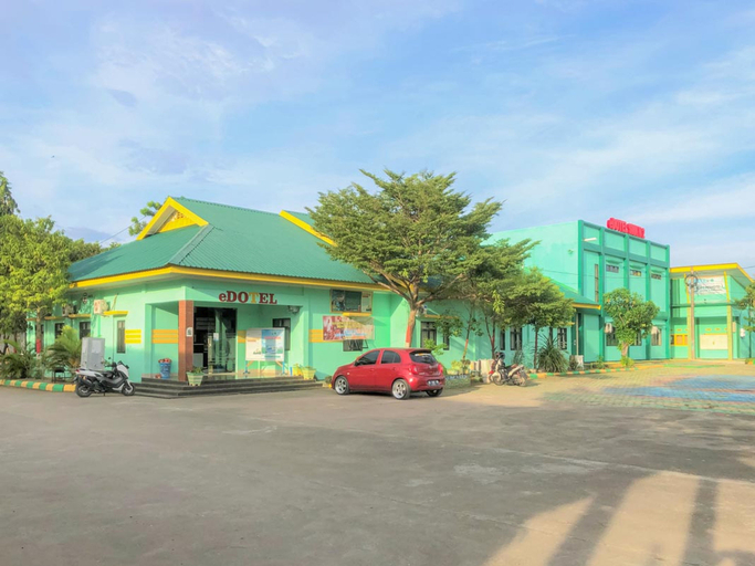 Exterior & Views 2, Edotel Syariah SMKN 2 Pinrang, Pinrang