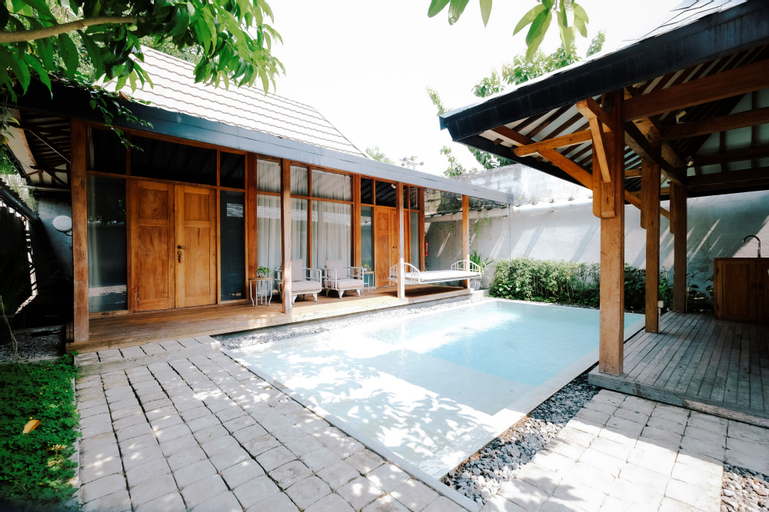 Swimming Pool 11