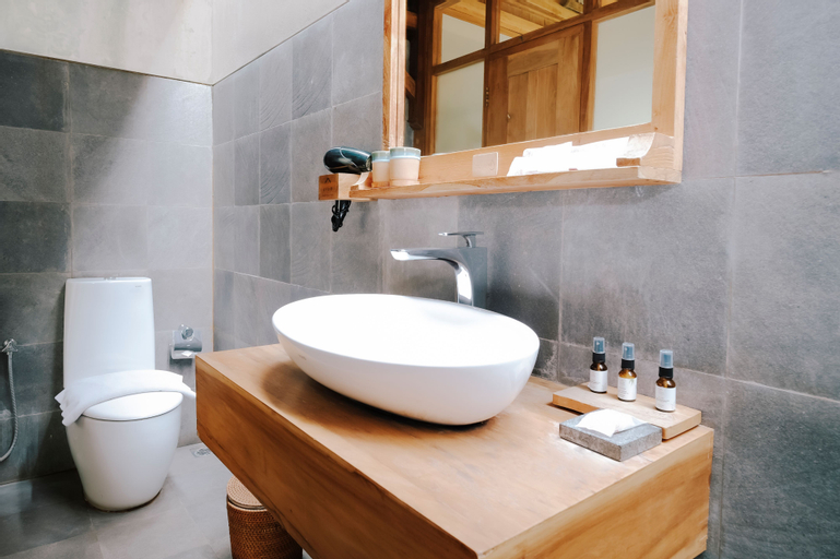 Bathroom 7