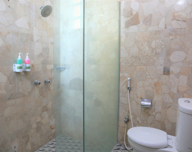 Bathroom 5, Istana Permata Hotel Juanda, Surabaya
