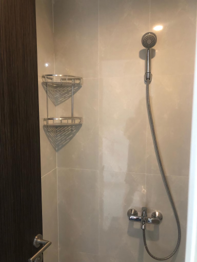 Bathroom 5, Studio Room Greater Serpong Area next to Commuter Line, Tangerang